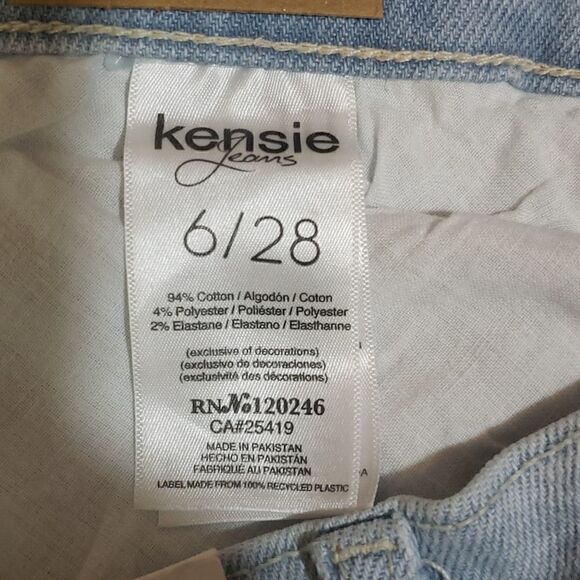Kensie Vintage Luxe Flower Background Jeans - Picture 8 of 8